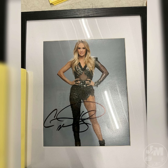 SIGNED CARREY UNDERWOOD PHOTO