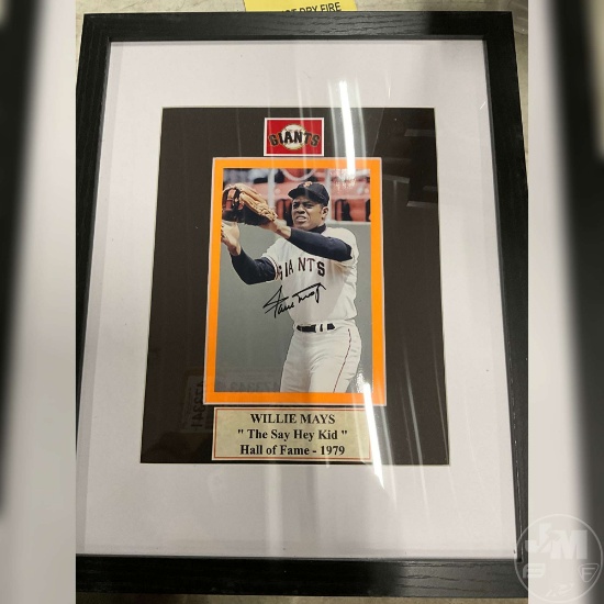SIGNED WILLIE MAYS PHOTO