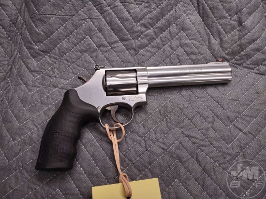 SMITH & WESSON MODEL 686-6 357 MAGNUM