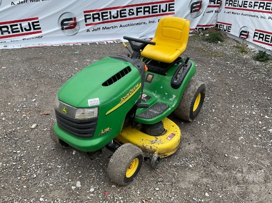 2004 JOHN DEERE L118 RIDING MOWER SN: GXL118A03164
