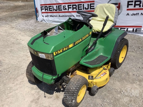JOHN DEERE GT 275 RIDING MOWER
