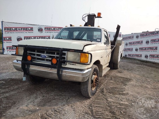 1990 FORD F-SUPER DUTY CUSTOM S/A MECHANICS TRUCK VIN: 2FDLF47M3LCA86621