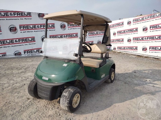 EZ GO RXV GOLF CART 5453923