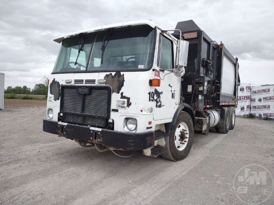 2011 AUTOCAR XPEDITOR T/A SIDE LOAD RESIDENTIAL COLLECTION TRUCK VIN: 5VCACD6F5BH212317