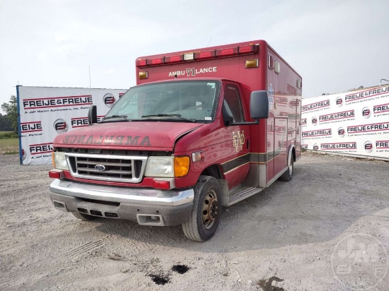 2005 FORD E-450 VIN: 1FDXE45PX5HA00122 AMBULANCE