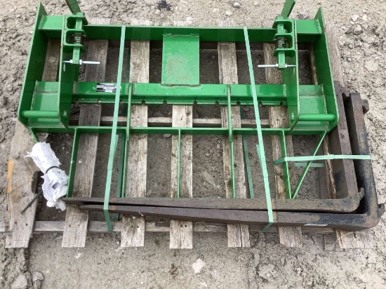 FRONTIER AP-12D SN: 1XFAP12DLL0005961 PALLET FORK ATTACHMENT