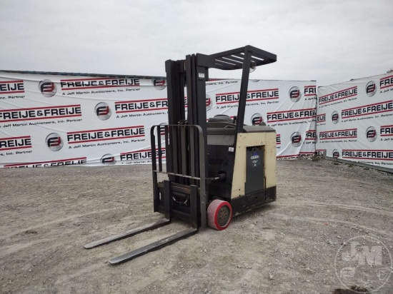 CROWN RC3020-30-S ELECTRIC FORKLIFT SN: 1A184891