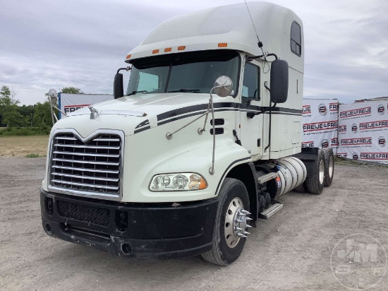 2014 MACK CXU613 (PINNACLE) TANDEM AXLE TRUCK TRACTOR VIN: 1M1AW07Y5EM039343