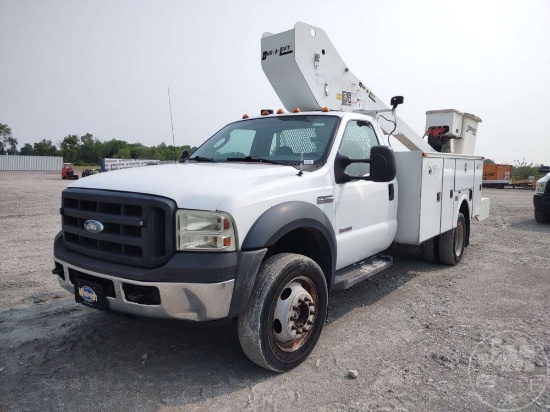 2007 FORD F-550 XL BUCKET TRUCK DUR-A-LIFT DHT30 VIN: 1FDAF57PX7EA20171