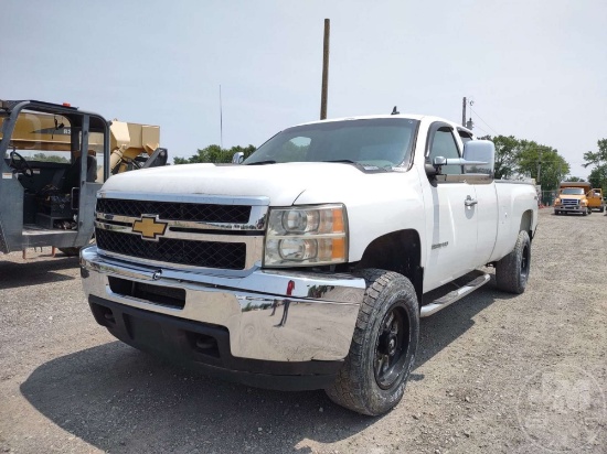 2012 CHEVROLET SILVERADO 3500 HD LS EXTENDED CAB 4X4 PICKUP VIN: 1GC5KZC89CZ209453