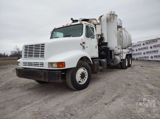 1999 INTERNATIONAL 2674 T/A VACUUM TRUCK VIN: 1HTGLATT9XH627389