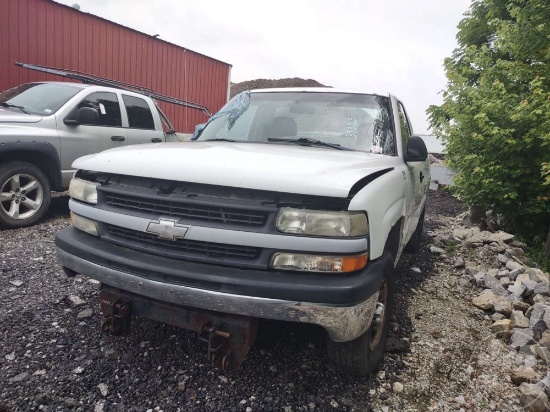 2000 CHEVROLET SILVERADO REGULAR CAB 4X4 PICKUP VIN: 1GCEK14V5YE393763