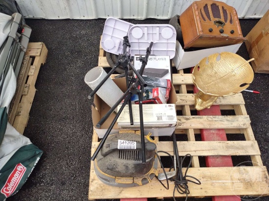 PALLET OF MISC HOUSEHOLD ITEMS CONDITION UNKNOWN