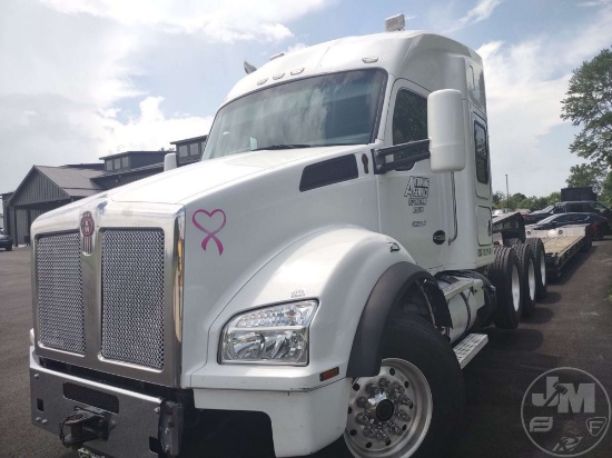 2015 KENWORTH T880 SLEEPER SEMI  TRI AXLE TRUCK TRACTOR VIN: 1XKZPPEX4FJ461694