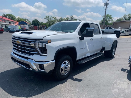 2024 CHEVROLET SILVERADO HD LTZ CREW CAB 4X4 PICKUP VIN: 1GC4YUEY4RF210658