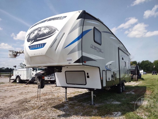 2021 FOREST RIVER CHEROKEE ARTIC WOLF LIMITED FIFTH WHEEL CAMPER VIN: 5ZT3CKUB9M0705833