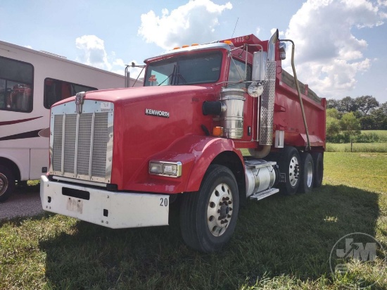 2013 KENWORTH T800 TRI-AXLE DUMP TRUCK VIN: 1NKDXP0X8DJ357296