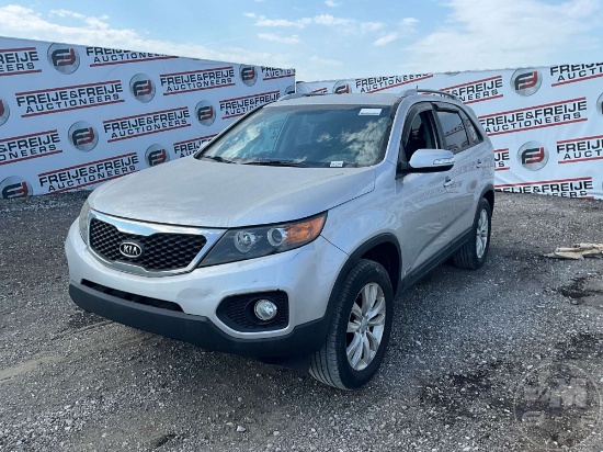 2011 Kia Sorento Vin: 5xykuca15bg030890 Awd