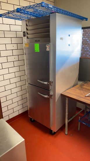 Traulsen G14301 Stainless Hot Cabinet W/ Casters
