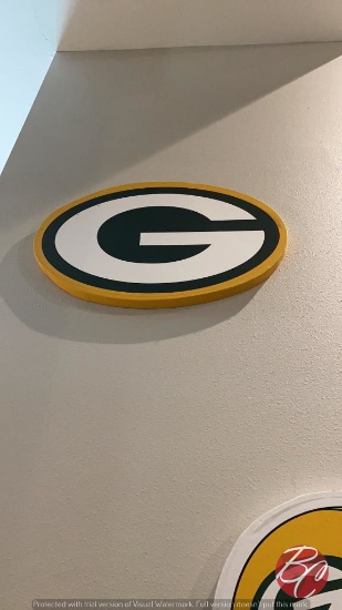 Green Bay Packer Decor (See Picture)