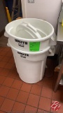 Rubbermaid Brute Ingrediant Bin W/ Lids