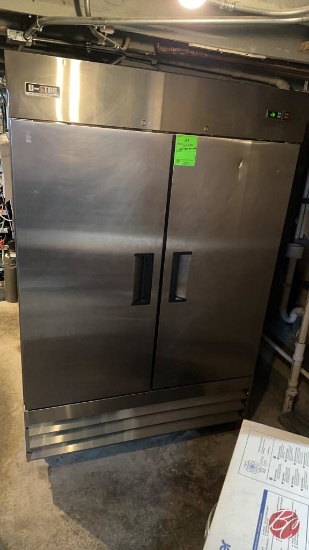 U-Star USF2-2D Stainless 2-Door Freezer W/ Casters