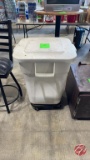 Rubbermiad Ingrident Bin W/ Casters