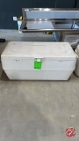 Rubbermaid Portable Cooler