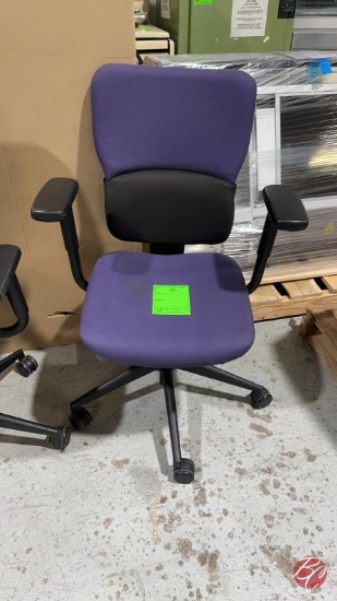 Steelcase T530602 Padded Office Chair W/ Casters