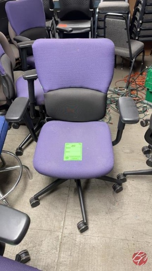 Steelcase T530602 Padded Office Chair W/ Casters