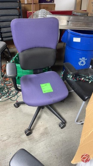 Steelcase T530602 Padded Office Chair W/ Casters