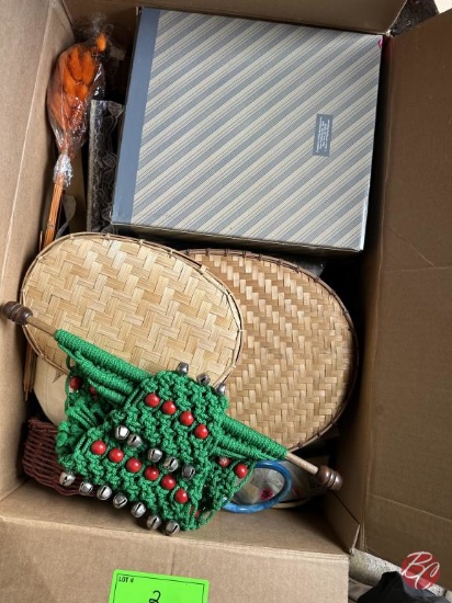 Misc. Arts & Craft Lot (One Money)