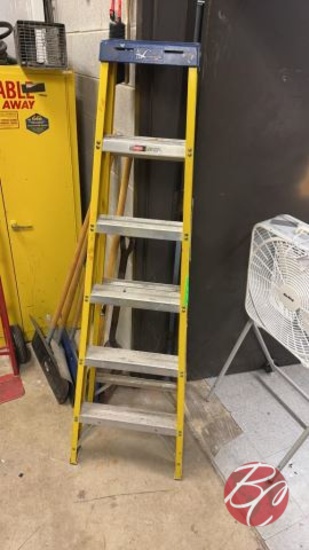 Louisville Fiberglass Ladder 6'