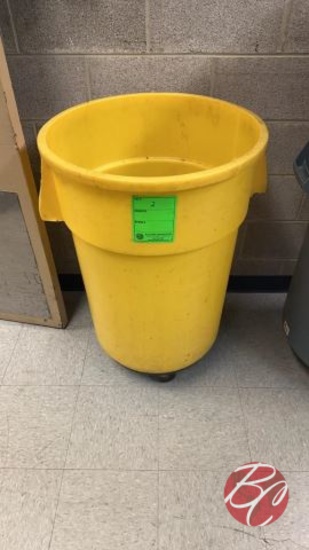 Rubbermaid Brute Garbage Can W/ Dolly