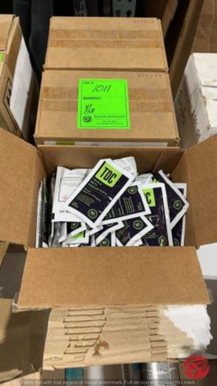 TDC Clear Glass Cleaner Packets (Selling Per Box)