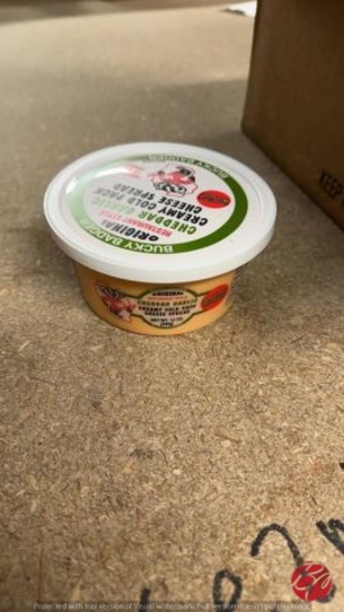 Bucky Badger Original Cheddar Garlic Spread 12oz