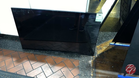 Samsung Flat Screen TV W/ Bracket 55"