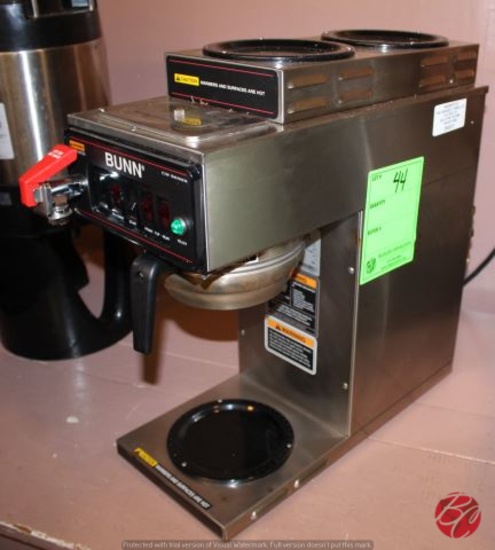 Bunn CW Series Coffee Brewer W/3-Warming Plates