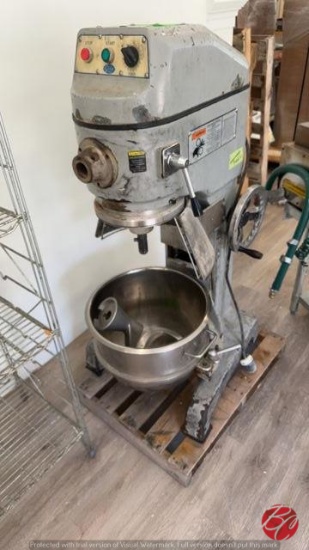 Globe SP40P Commercial Mixer 40lbs W/ Attachment