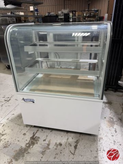 Avantco BCD-36 Curved Glass White Dry Bakery