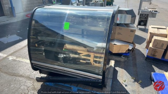 Curved Glass Bottom Coil Deli Case 48"