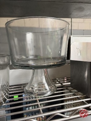 Glass Dessert Bowls On Pedestals