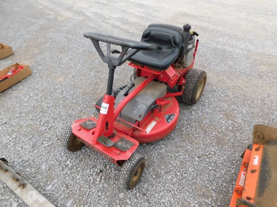 SNAPPER 28 HI VAC LAWN TRACTOR