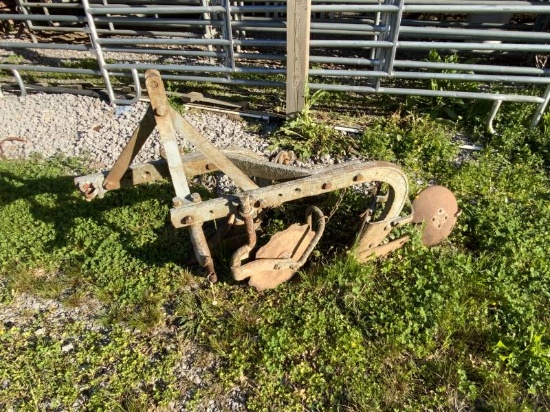 2 BOTTOM PLOW W/DISC