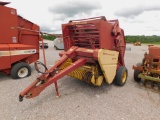 NEW HOLLAND 847 ROUND BALER