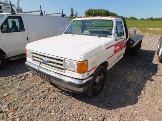 1990 FORD F-SERIES S/A FLATBED TRUCK
