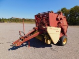 NEW HOLLAND 845 ROUND BALER