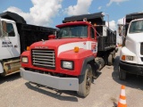 2000 MACK RD688S T/A DUMP TRUCK