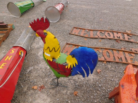 COLORFUL ROOSTER METAL YARD DECOR