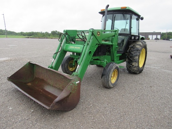 JOHN DEERE 2755 FARM TRACTOR